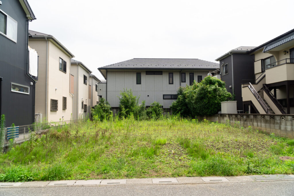 小さな庭を、暮らしの中心に（デモ） 施工前